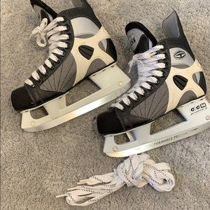 CCM boys ice skates. Size 4, or 37